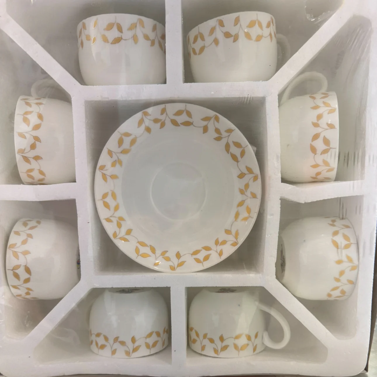 Cup and saucer set of 16 Mark CH-509